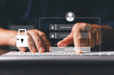 İş kadını bilgisayarını güvence altına alıyor ve sanal arayüzlerle kişisel verileri koruyor, kilit önemdeki siber güvenliği uygulayarak çevrimiçi hırsızlığı önlüyor. UX tasarımı, mobil uygulamalar, Kullanıcı giriş arayüzü kavramı.