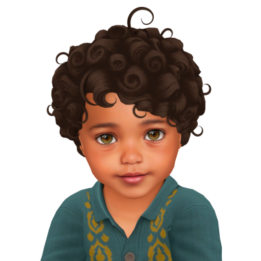 Kahverengi kıvırcık saçlı, yeşil tişörtlü, gülümseyen, izole edilmiş portresi olan küçük sevimli bir çocuk.