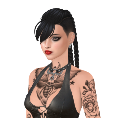 Güzel, tuhaf, sapkın, asi, uzun punk saçlı, havalı kıyafetler ve dövmeli, izole edilmiş bir portre giyen bir kadın.