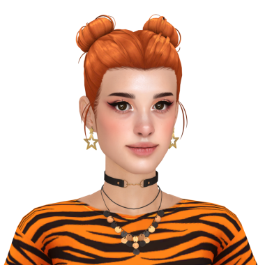 Kızıl saçlı, komik saçlı, kaplan desenli giysiler giyen, izole edilmiş portresi olan güzel bir genç kadın.