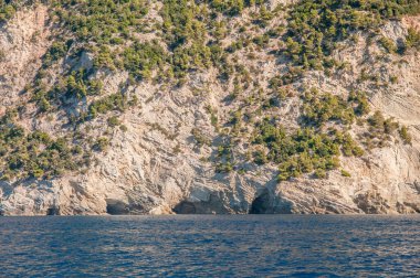 Deniz kıyısının güzel manzarası