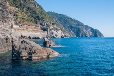 Deniz kıyısının güzel manzarası