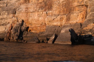 Deniz kıyısının güzel manzarası