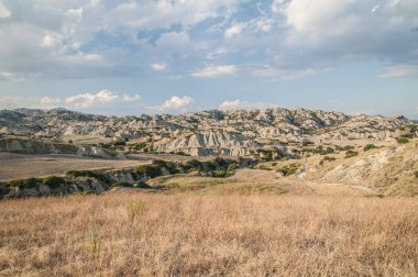Dağlarla, doğayla güzel bir manzara.