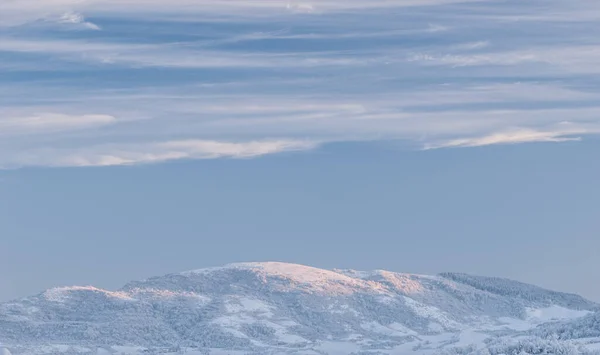 Όμορφα Βουνά Χειμώνα — Φωτογραφία Αρχείου