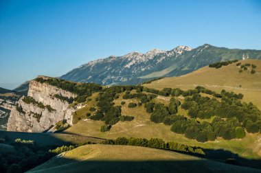 dağların manzarası, dağların manzarası, dağların çayırları