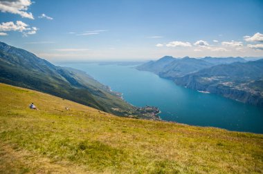 Alp Gölü, Garda Gölü, Dağ Gölü, Uçurum