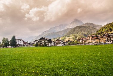 alpine village, mountain houses