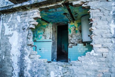 Bina, terk edilmiş hayalet kasaba