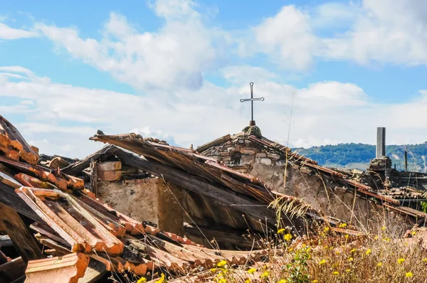 Collapsed Roof Church Abandoned Ghost Town — Stockfoto