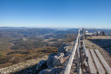 panoramic view of the valley from the top of the mountain