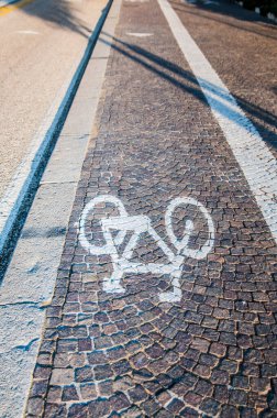 Sahile yakın bisiklet yolu.