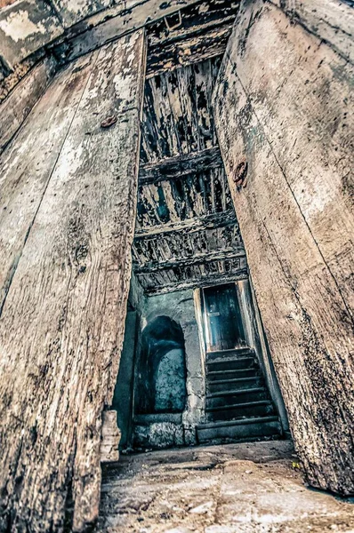 Stary Opuszczony Budynek Drewniane Drzwi — Zdjęcie stockowe