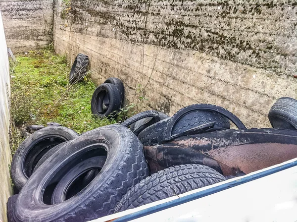 Pile Black Rubber Tires Outdoors — Stock Photo, Image