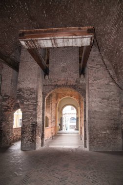 drawbridge ferrara castle,este's fortress
