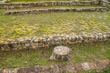 Harabelerdeki Roma sütunları