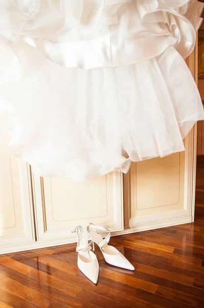 Die Schuhe Der Braut Spitze Schuhe Der Braut Und Das — Stockfoto