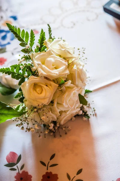 Bouquet Della Sposa Con Rose — Foto Stock
