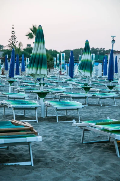 Deckchairs Umbrellas Ionian Coast — Foto Stock