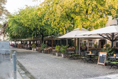 Ljubljana 'nın tarihi merkezinde ünlü binalar ve sokaklar