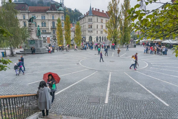 Hauptplatz Rote Kirche Sehenswürdigkeiten Von Ljubljana Stadtzentrum — Stockfoto