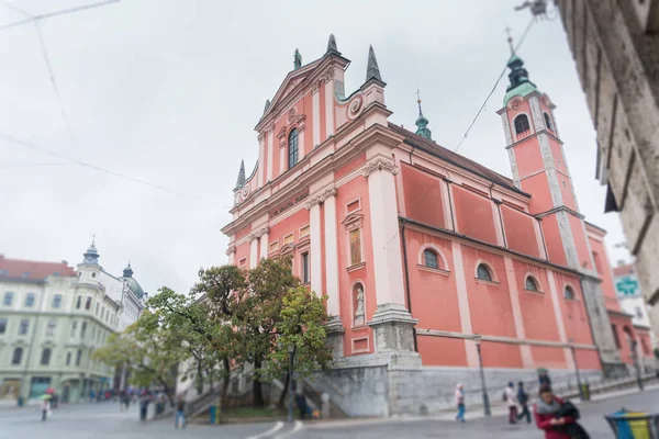 Piața Principală Biserica Roșie Din Ljubljana Centrul Orașului — Fotografie, imagine de stoc
