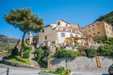 Maratea küçük sokakları ve panoramik manzaralar