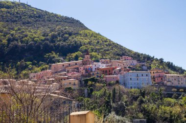 Maratea küçük sokakları ve panoramik manzaralar
