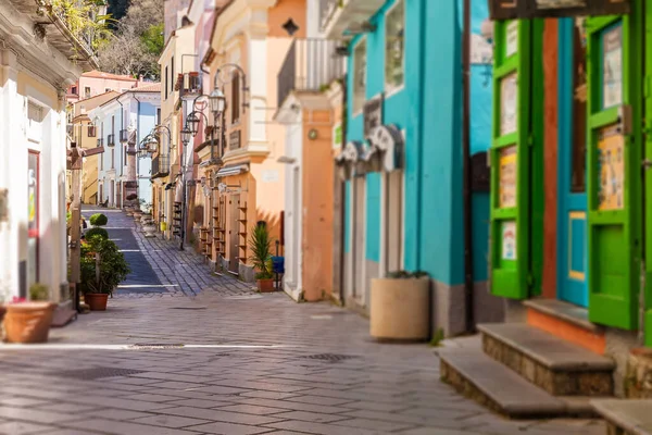 Maratea küçük sokakları ve panoramik manzaralar