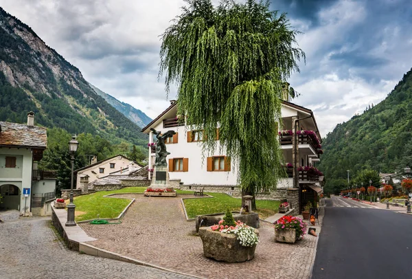Details Van Een Bergdorp Italiaanse Alpen — Stockfoto