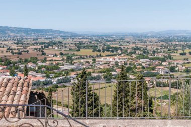 Üretken Umbrian kırsalının üst görünümü