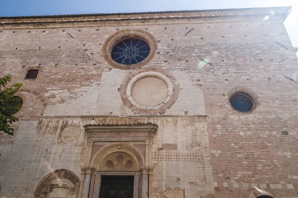 Umbria İtalya 'da bir kasabada eski bir taş merkezi.