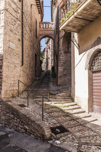 이탈리아 움브리아의한 도시의 역사적 중심지에 장식용 — 스톡 사진