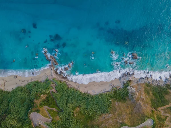 Аэрофото Скалы Тропеа Прозрачной Голубой Воды — стоковое фото