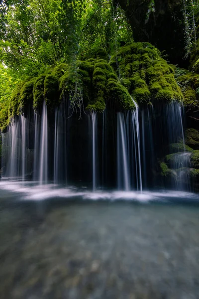 Cachoeira Perdida Dentro Floresta Lugar Encantador Para Adve Real — Fotografia de Stock