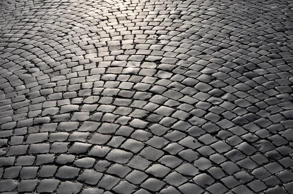 Yolun Asfaltlandığı Eski Taş Kaldırım Taşları — Stok fotoğraf