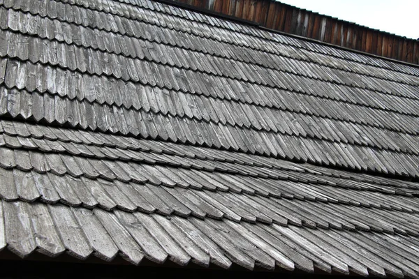 Taket Den Gamla Byggnaden Täckt Med Träplattor — Stockfoto