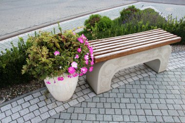 Bahçedeki, parktaki, karedeki, eğlence alanındaki peyzajdan modern tasarım parçaları