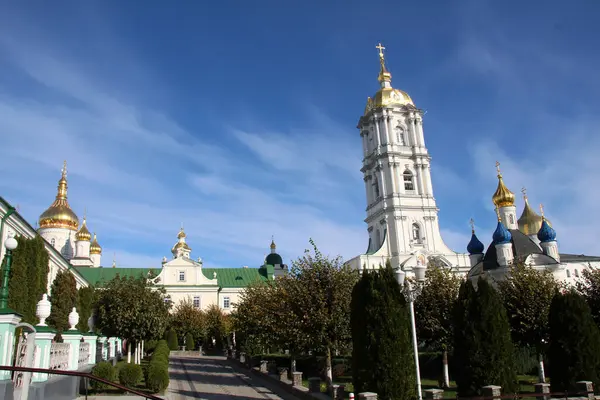 Pochaiv Assumption Lavra 'nın binalarından biri, Ukrayna' da bir Ortodoks erkek manastırı, Pochaiv şehrinde..