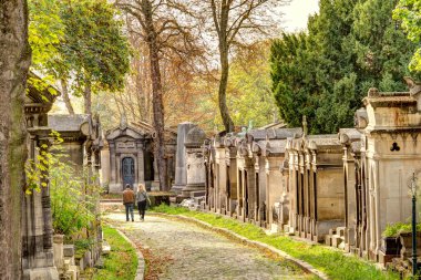 Pre Lachaise manzarası Paris 'te bir mezarlıktır. Resmi adı Doğu Mezarlığı. Burası Fransız başkentindeki en büyük mezarlık..
