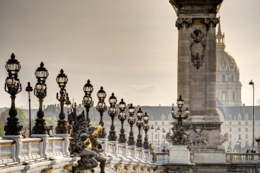 Paris, Fransa - Kasım 2022: Sonbaharda tarihi simgeler, HDR Görüntü