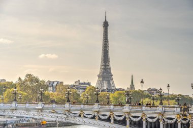 Paris, Fransa - Kasım 2022: Sonbaharda tarihi simgeler, HDR Görüntü