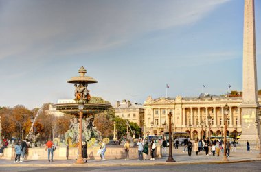 Paris, Fransa - Kasım 2022: Sonbaharda tarihi simgeler, HDR Görüntü