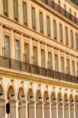 Paris, Fransa - Kasım 2022: Sonbaharda tarihi simgeler, HDR Görüntü