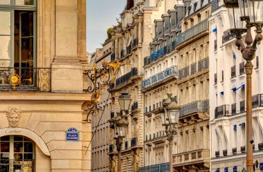 Paris, Fransa - Kasım 2022: Sonbaharda tarihi simgeler, HDR Görüntü