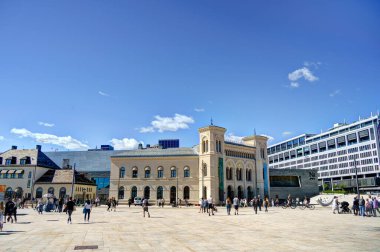 Oslo, Norveç - Temmuz 2022: Yaz mevsiminde şehir ve binaların manzarası çok güzel, HDR Image