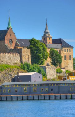 Oslo, Norveç - Temmuz 2022: Yaz mevsiminde şehir ve binaların manzarası çok güzel, HDR Image