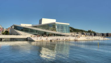 Oslo, Norveç - Temmuz 2022: Yaz mevsiminde şehir ve binaların manzarası çok güzel, HDR Image