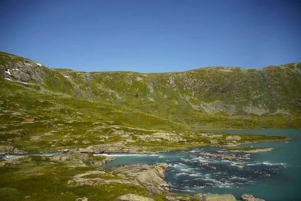 Norveç Yaz Mevsiminde Dağların Tehlike Platosunun Güzel Manzarası Gölü — Stok fotoğraf