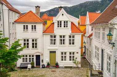 Bergen, Norrway - Ağustos 2022: Yaz mevsimi, HDR İmaj Tarihi Sanayi